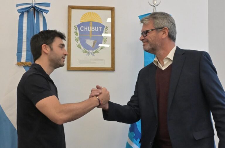 Torres tomó juramento a Pablo Juan Macadam como nuevo titular del ISSyS y destacó el ordenamiento del Instituto