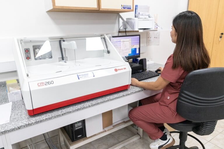 Salud Municipal incorpora un nuevo equipo de análisis clínicos al servicio de Laboratorio