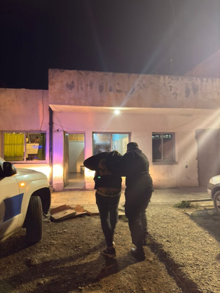 Detuvieron a un conocido delincuente tras disparar en un restobar y darse a la fuga