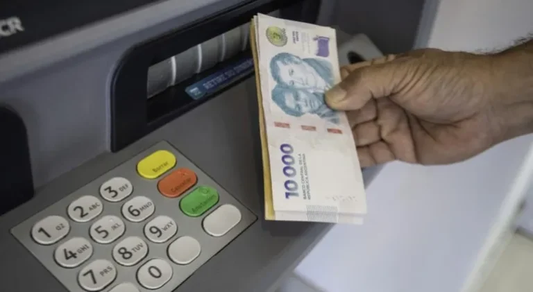 Cierran los bancos: cómo funcionarán los servicios durante los feriados
