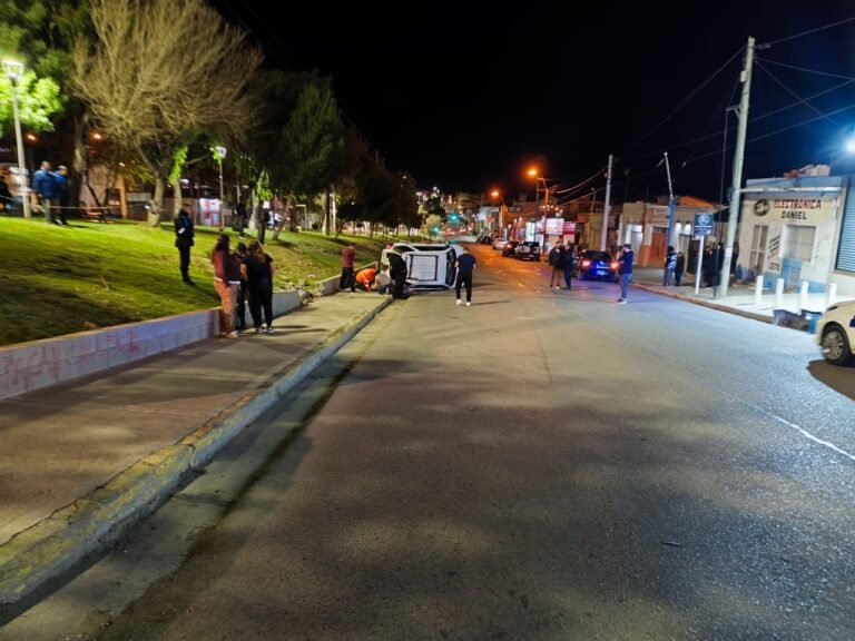 Se entregó el conductor que se fugó tras el choque en Avenida Rivadavia: sigue en libertad