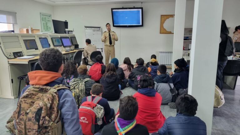 Prefectura celebra su 215° aniversario con visitas escolares