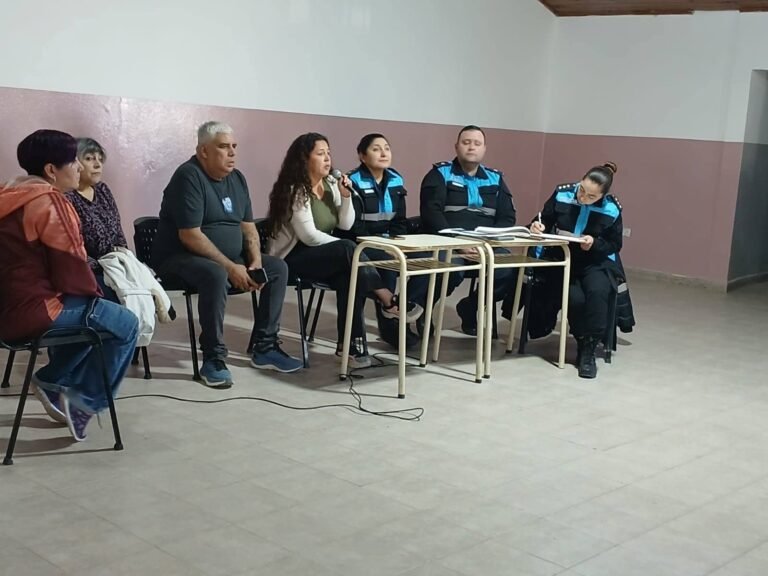 Falta de luz, usurpaciones y robos: vecinos del Moure exigen soluciones