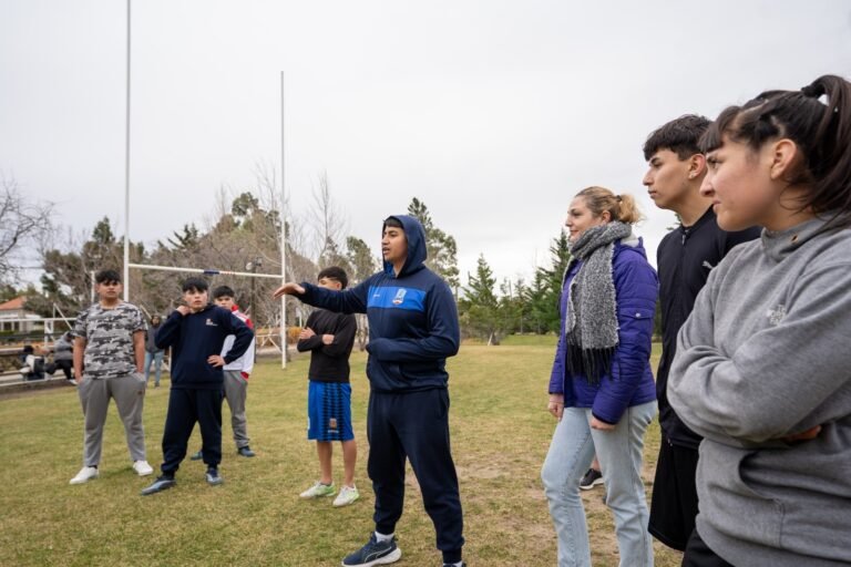 Integrantes del espacio “Patria Grande” visitaron Comodoro Rugby Club