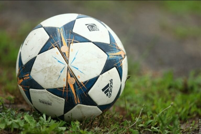 Tragedia en Chubut: un hombre murió mientras jugaba un partido de fútbol