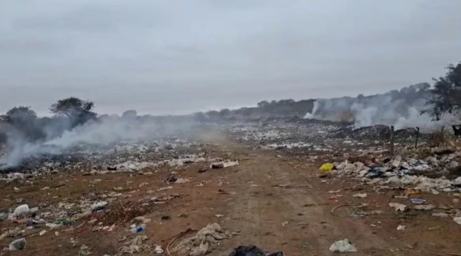 Encontraron muerto a un bebé en un basural y creen que murió de frío tras haber sido abandonado