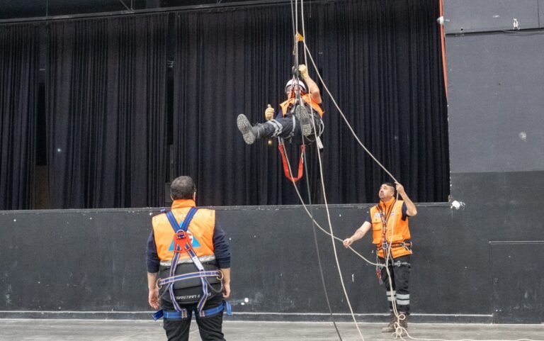 Personal de Defensa Civil se capacitó en rescate en altura
