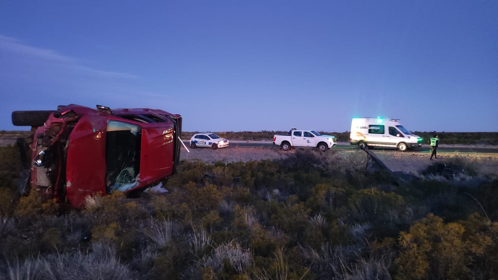 Vuelco en la Ruta Nacional N° 3: Dos personas lesionadas - Comodoro 24