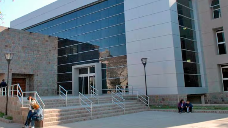 Acusan a una joven de internar a su tía monja en un geriátrico ilegal y vaciar sus cuentas