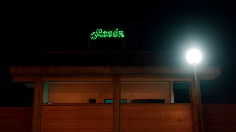 Un hombre pidió extender el turno en un hotel alojamiento y luego lo encontraron muerto en la habitación