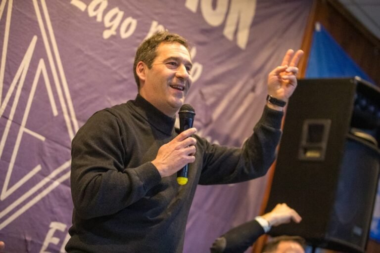 Acompañamiento a Luque en Esquel: “El peronismo está más vivo que nunca y son ustedes los que nos dieron las fuerzas”