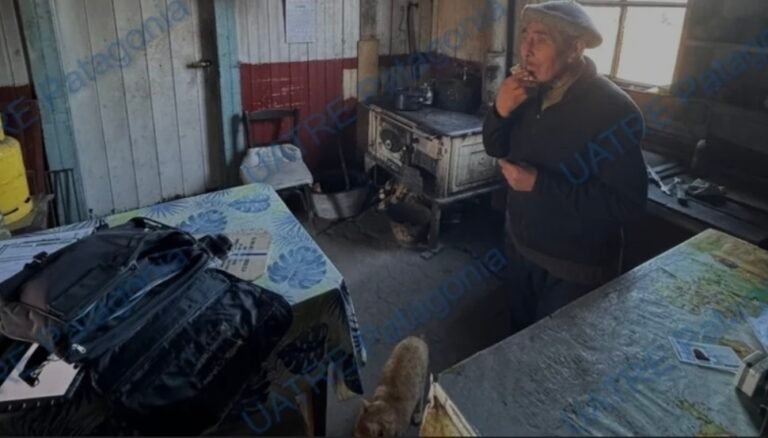 Encontraron a un peón rural viviendo sin agua, luz, gas ni comida