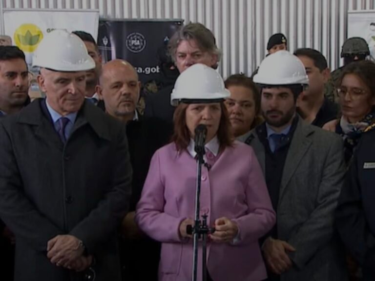 Patricia Bullrich encabezó la quema de más de 1800 kilos de droga incautada en operativos policiales