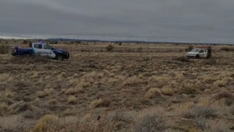 Muerte y misterio: contó que lo seguían y lo encontraron colgado de una torre de alta tensión