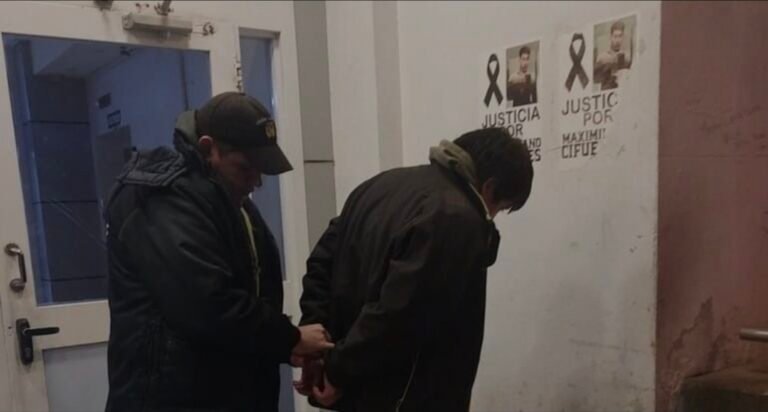 Tenía prohibición de acercamiento, pero ingresó a la sala donde su expareja estaba por parir