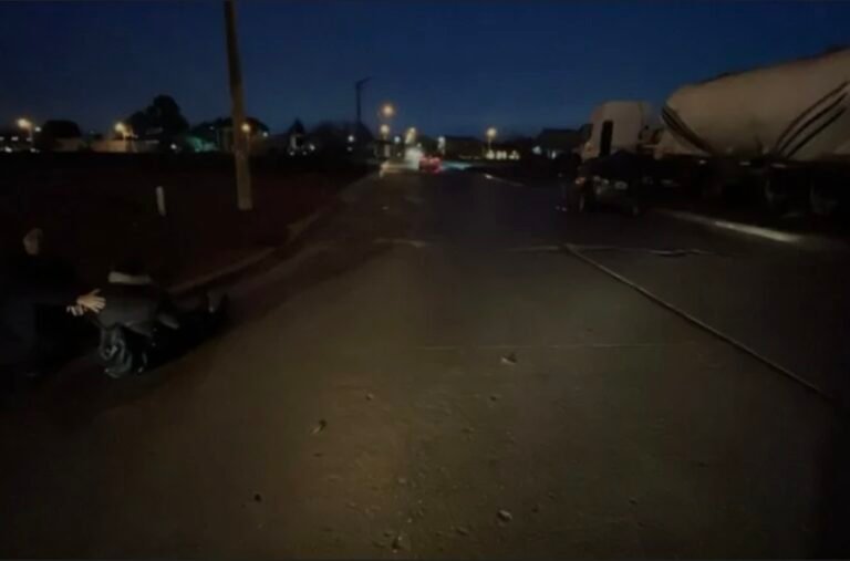 Bajo la niebla: cruzaba la calle y fue atropellada por un conductor que nunca la vio