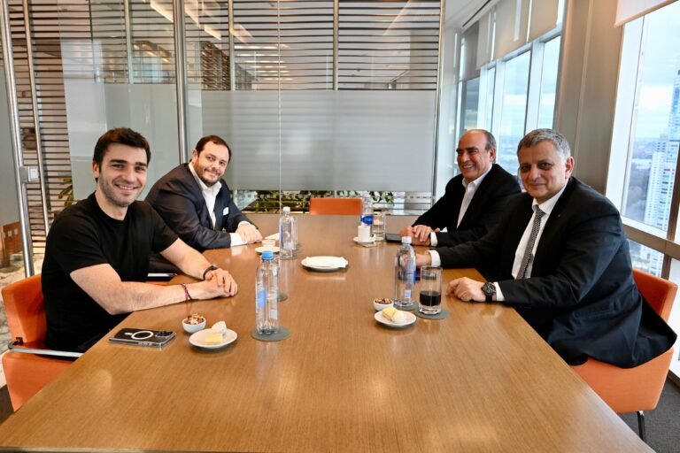 Torres se reunió con Francos y autoridades de YPF y ratificó que Chubut presentará un recurso ante la Corte de Nueva York 