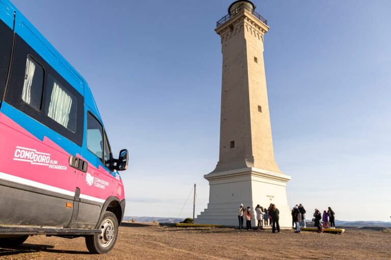 Comodoro Turismo convoca a un concurso fotográfico por el centenario del Faro San Jorge