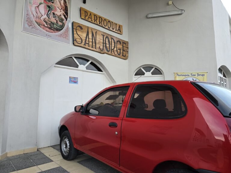 Sortean un auto para construir un SUM parroquial