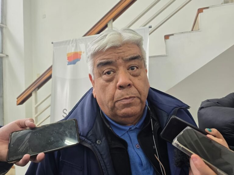 Petroleros en estado de alerta: “Hay hermetismo total sobre la entrega de Manantiales Behr”