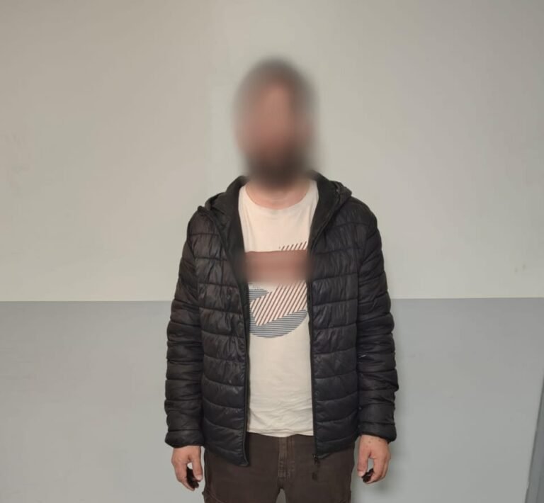 La PFA extraditó a un hombre acusado de abusar sexualmente de su hija menor de edad