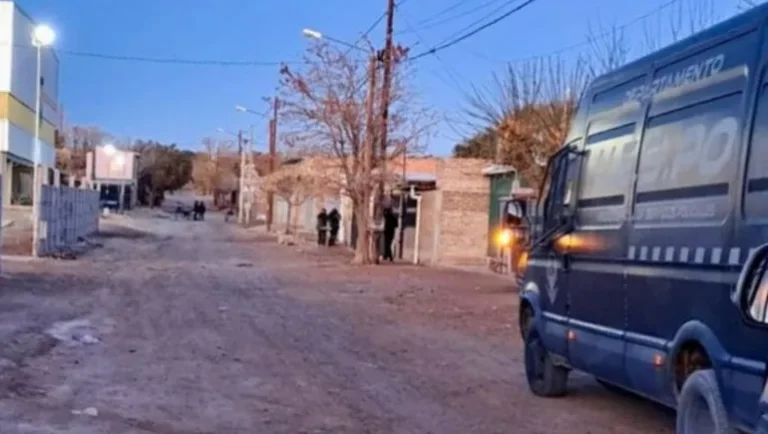 Le dispararon mientras jugaba: una nena de 13 años recibió un tiro en el cuello durante una balacera