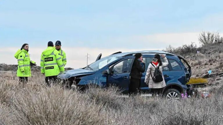 Vuelco fatal: una familia de turistas murió durante sus vacaciones