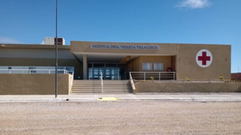 Un bebé de siete meses fue hospitalizado con golpes y fracturas: detuvieron a sus padres