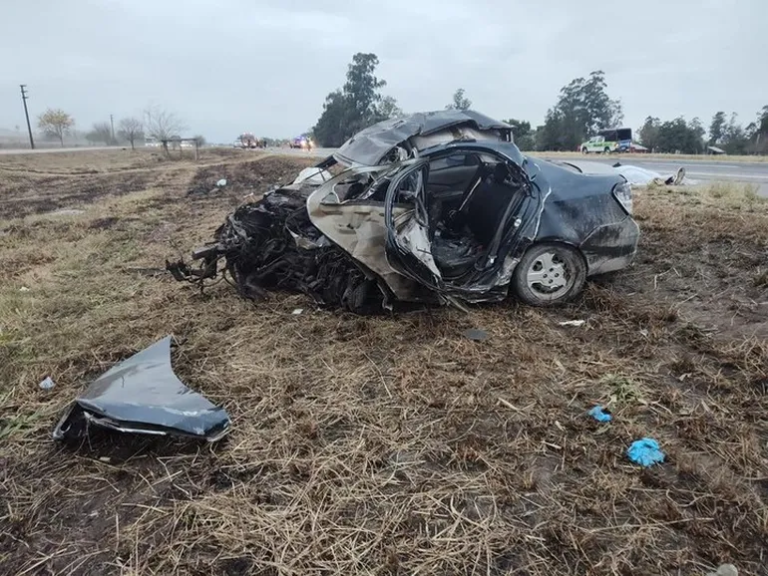 Tragedia en la ruta: una familia volvía de un velorio y fue embestida por un auto que circulaba en contramano