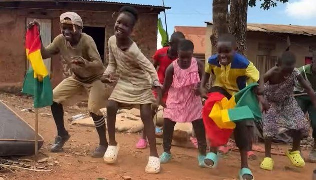 La historia de los Nansana Kids, la banda infantil de Uganda que conquista bailando cumbia argentina