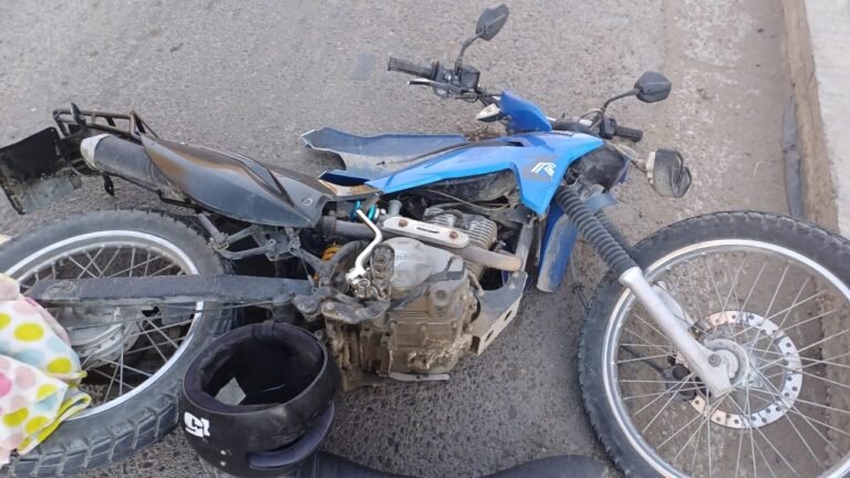 Motociclista resultó herido tras chocar contra una camioneta en Avenida Libertador