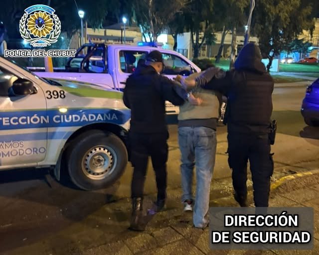 Discutió con un joven en el boliche, lo golpeó y terminó detenido
