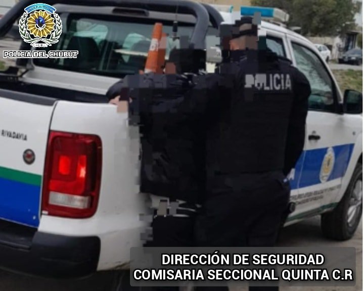 Fingió ser cliente en una farmacia y robó un estuche con productos de perfumería