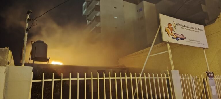 Se olvidaron un caloventor prendido y se desató un incendio en una iglesia