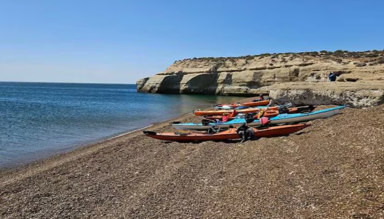 Paseos falsos en kayak: detuvieron a la madre de una de las menores que fue víctima de abuso