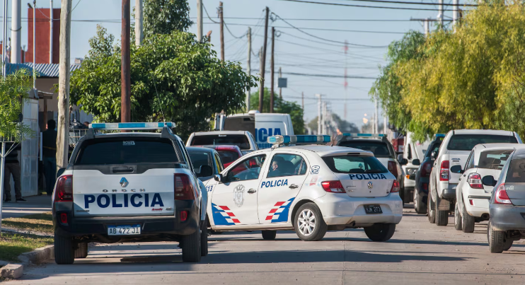 Una mujer le tiró agua hirviendo a su novio mientras dormía luego de que regresara borracho de jugar al fútbol