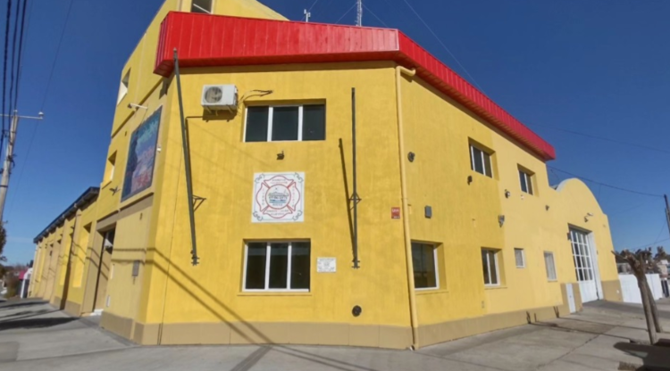 Bomberos asistieron a un bebé con problemas para respirar