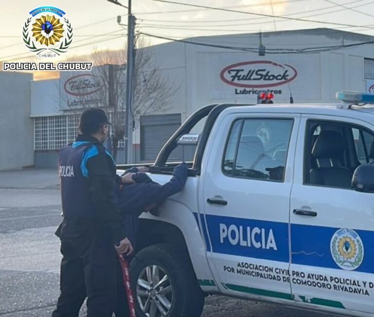 Lo sorprendieron sacando herramientas de una obra en construcción