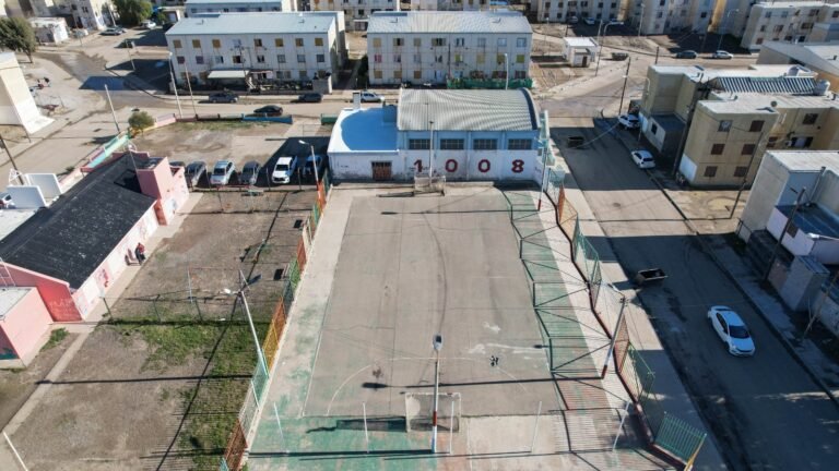 Avanza la obra del playón y mejora de la vecinal para el barrio 30 de Octubre