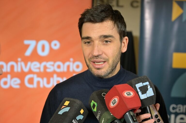 Torres impulsa un desendeudamiento récord, sumando obras estratégicas en la Ruta 40 y la Ruta 3