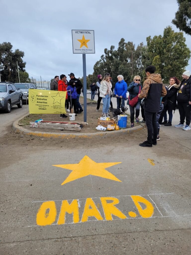 Colocan una nueva estrella amarilla en memoria de Omar Décima, víctima de un siniestro vial