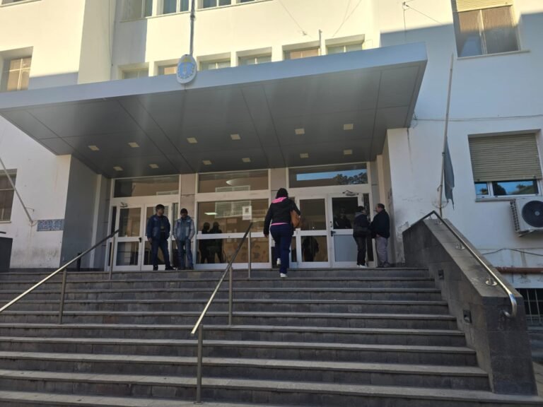 Por hechos violentos y aumento de robos, suman más personal policial en el Hospital Regional