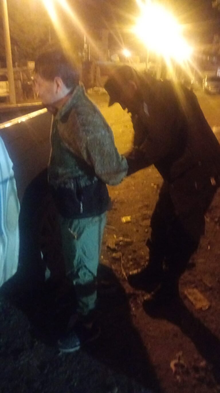 Robo frustrado en el barrio Industrial: los atraparon cuando huían con una garrafa y cables de una empresa