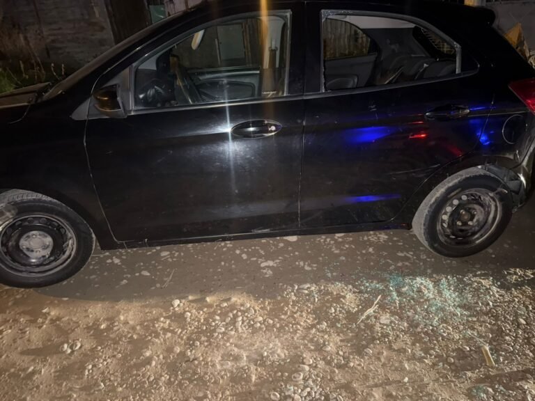 Sorprendido in fraganti: quiso sustraer objetos de un vehículo y el dueño lo vio