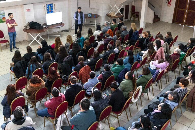 Más de 250 personas de las colectividades recibieron el carnet en manipulación de alimentos