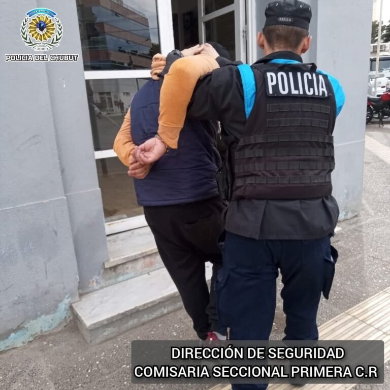 Se negó a identificarse, enfrentó a la policía y lo detuvieron: era buscado por robo agravado