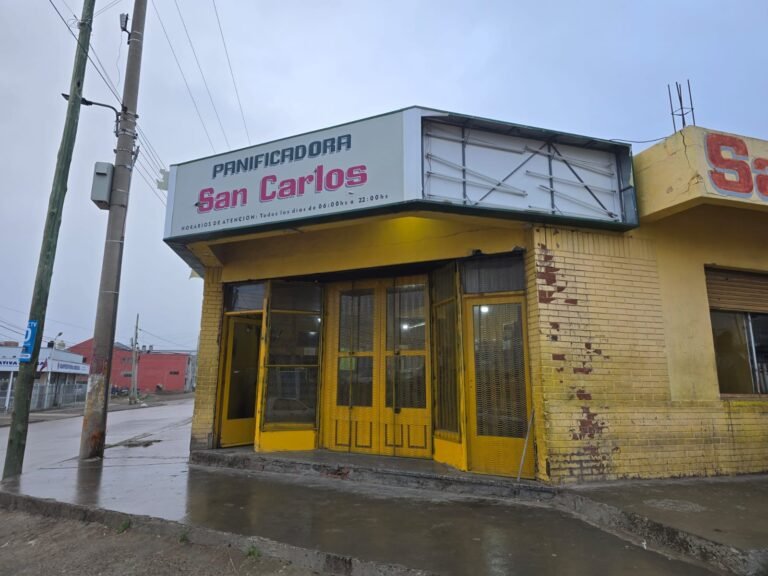 Pan, facturas y bizcochitos a precio promocional: “Es para ayudar a los vecinos”