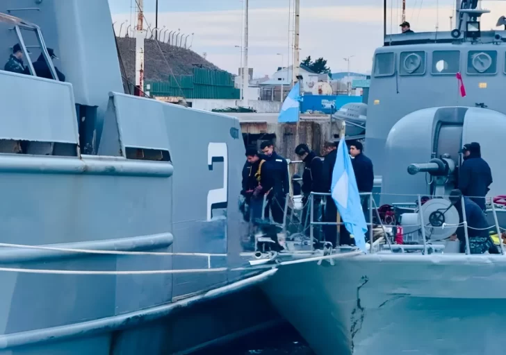 Accidente naval: dos embarcaciones de la Armada Argentina colisionaron durante maniobras de amarre