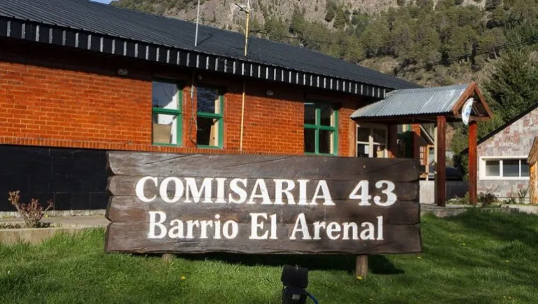 Tenía prisión domiciliaria por intento de homicidio y lo encontraron peleando en la calle