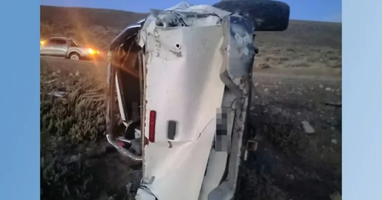 Trágico vuelco en el camino a Cushamen: un muerto y dos heridos